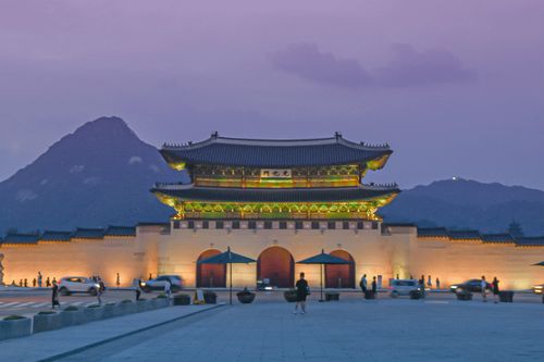 Seoul Palaces: Gyeongbokgung Palace Gwanghwamun, Gwanghwamun square