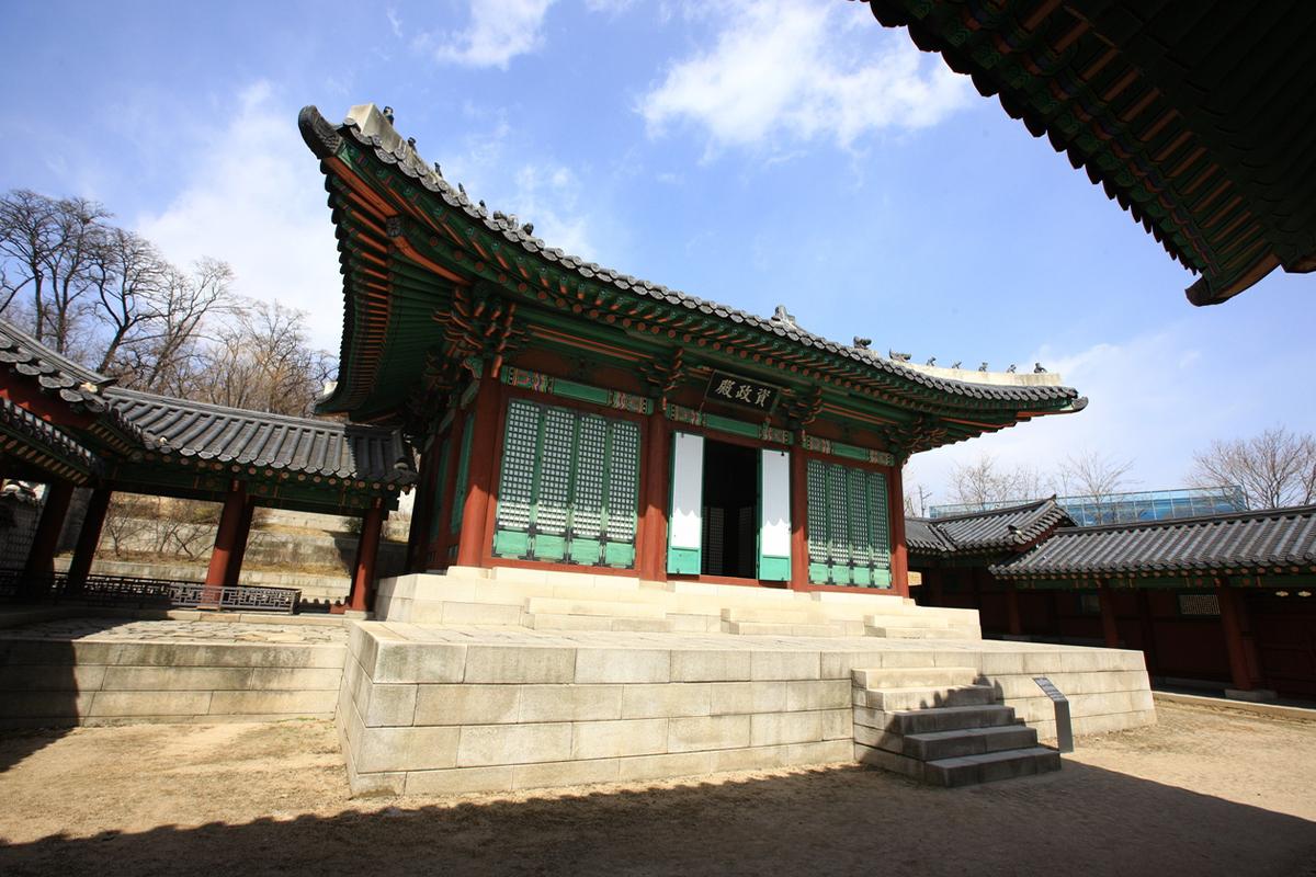韓国、韓国旅行、韓国観光、ソウル、ソウル旅行、宮殿、昌慶宮、昌徳宮、景福宮、慶熙宮、徳寿宮、韓服、ハンボク、チマチョゴリ、写真スポット、夜間開放、夜景、ドラマロケ地