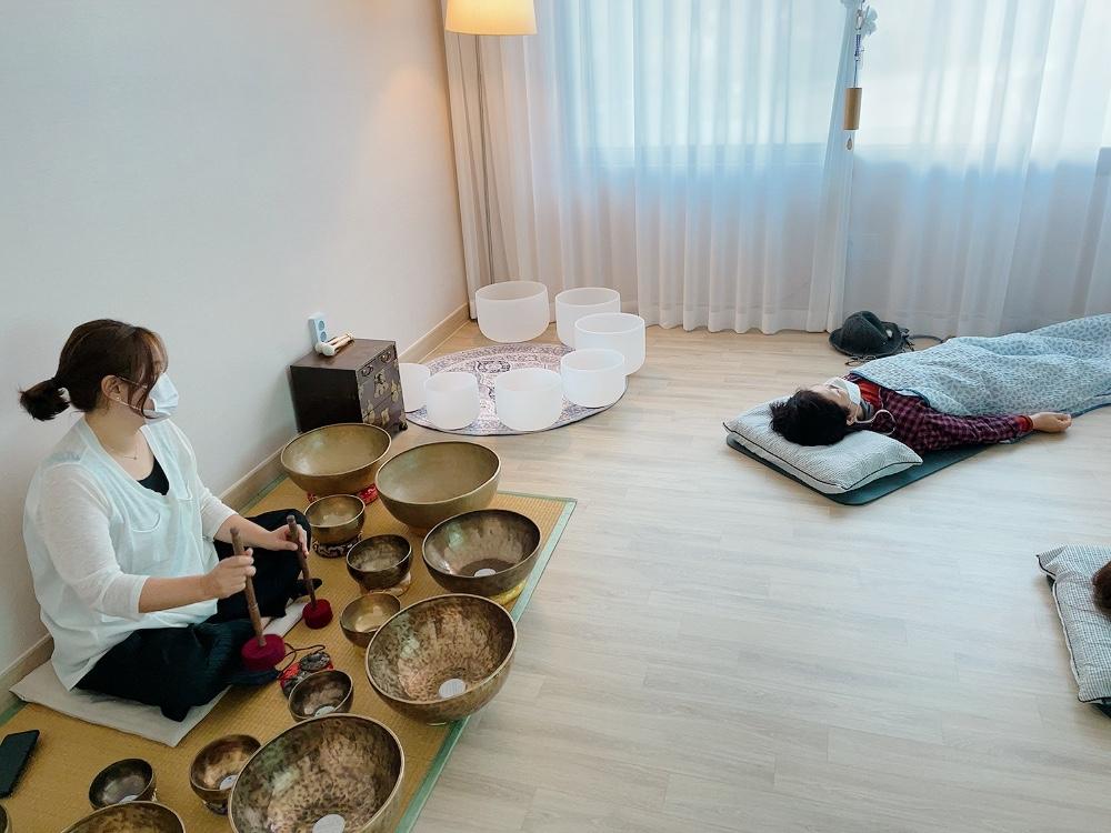 singing bowl meditation, korea