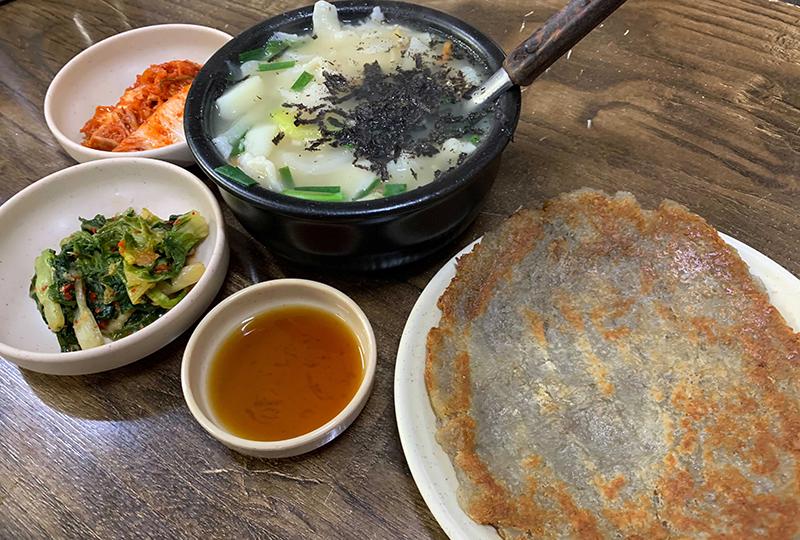 ซัมชองดงซูเจบี (삼청동수제비)