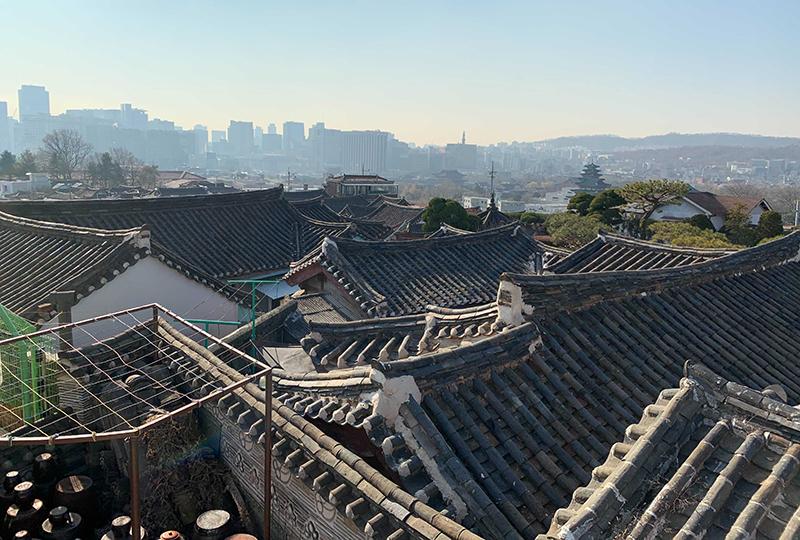 หมู่บ้านบุกชอนฮันอก (북촌한옥마을)