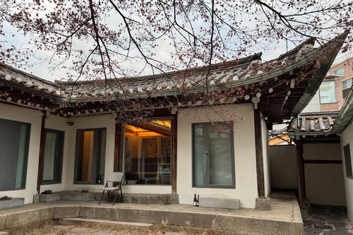 SIDE - Gợi ý 4 khách sạn theo phong cách hanok đẹp mê ở Seochon, gần Gyeongbukgung