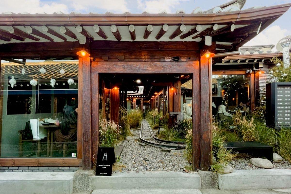 Nak-Won  낙원역, quán cafe hanok đẹp ở ikseondong