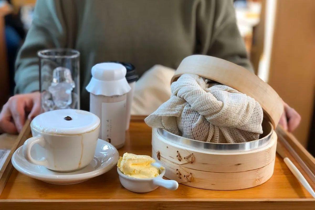 đồ uống và bánh ở MIL Toast House  밀토스트, cafe ở ikseondong