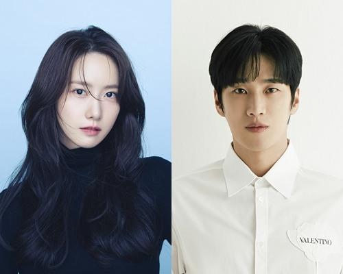 白いシャツを着た男性と黒いセーターを着た女性のポートレート写真。両者は映画「2時のデート」と「ドッグデイズ」のキャストとして注目されている俳優です。