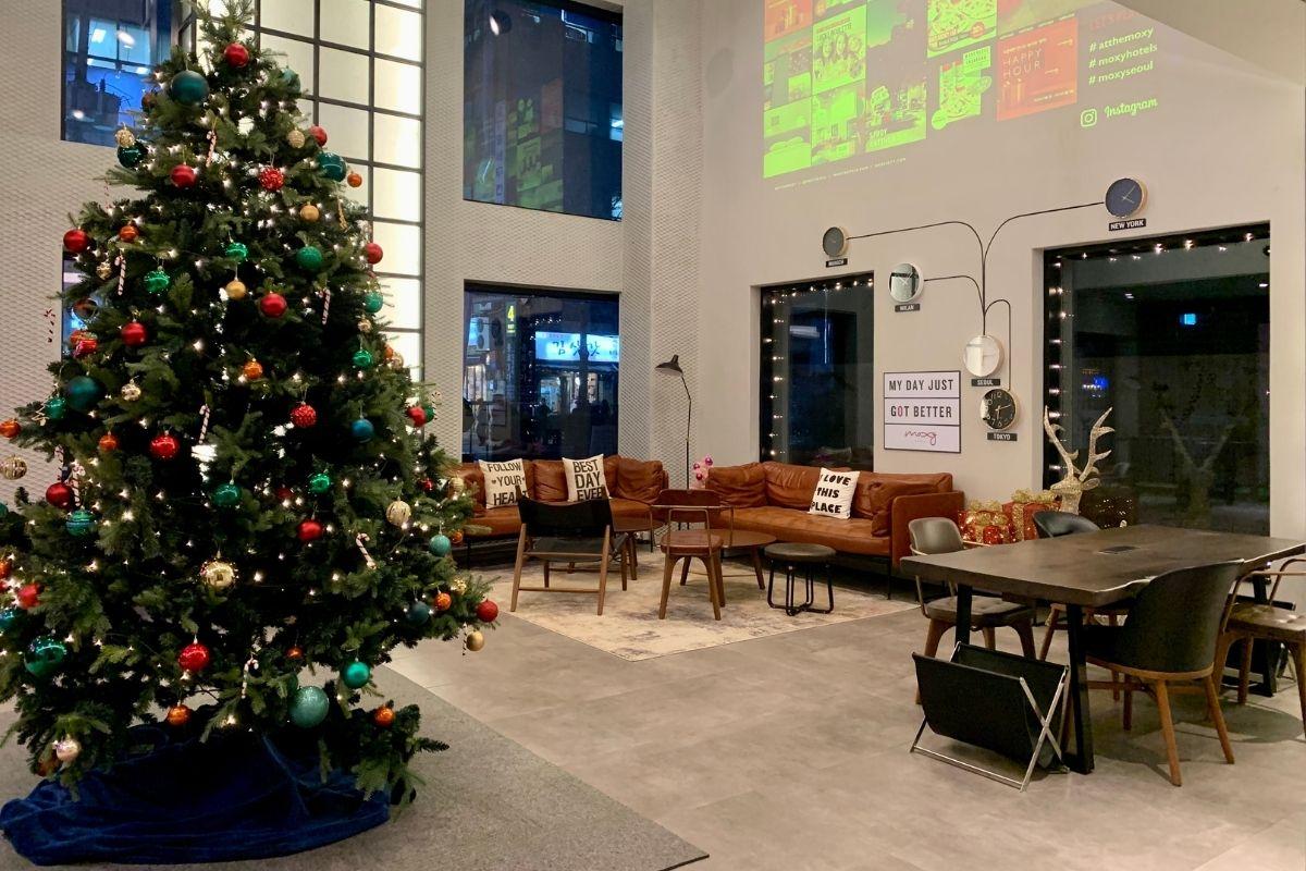 khu tầng 1 ở Moxy Hotel: Khách sạn thời thượng thuộc Marriott Internaltional ở Ikseondong