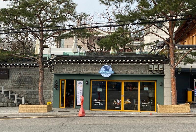 quán cafe racer ở Bonum 1957 Hanok Stay and Hotel Bukchon, Hàn Quốc