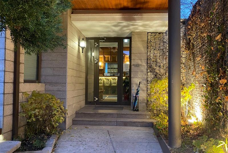 lối vào. Bonum 1957 Hanok Stay and Hotel Bukchon, Hàn Quốc