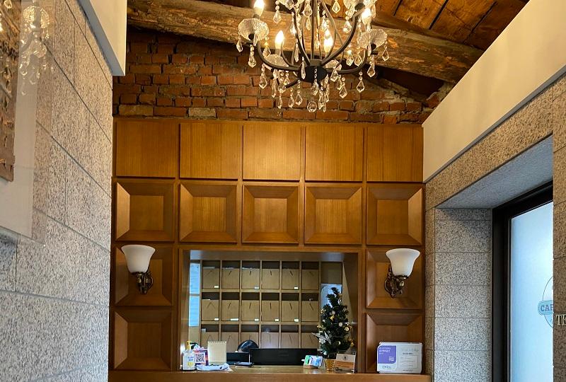 Quầy lễ tân ở Bonum 1957 Hanok Stay and Hotel Bukchon, Hàn Quốc