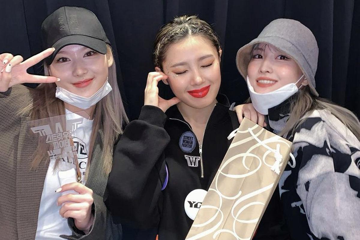 年輕舞者LEEJUNG展示她的服裝風格，以新復古的風格呈現出舒適且個性化的日常穿搭。