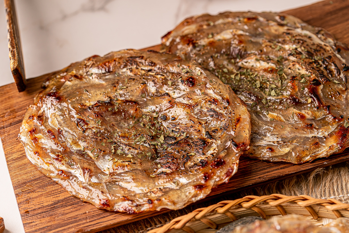 韓國休息站販售的酥脆魚乾，非常適合在旅途中享用，酥脆口感且去腥的美味小吃。