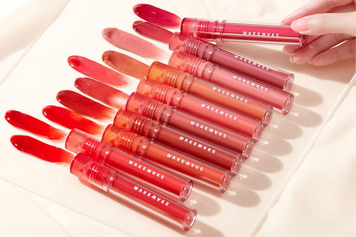WAKEMAKE Water Blurring Fixing Tint #10 Orchid Bloom,標準梅子色調,適合冬季妝感,增加唇部柔和感。