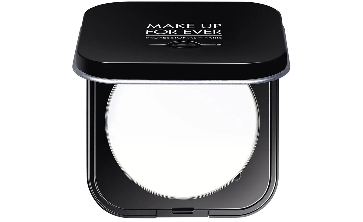 MAKE UP FOR EVER UHD PRESSED POWDER,完妝後使用蜜粉讓妝容更服貼。強調爽膚和定妝效果。