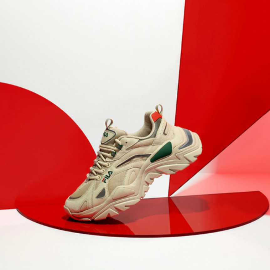 FILA社のインとレーションライト、韓国製の快適で独特なデザインのシューズ