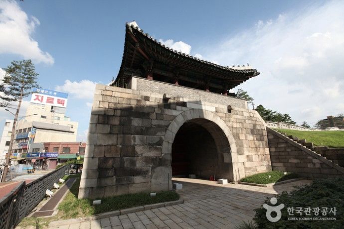 韓国、韓国文化、韓国歴史、ソウル、ソウル四大門、ソウル四小門、東大門、南大門、西大門、北大門、興仁之門、敦義門、崇礼門