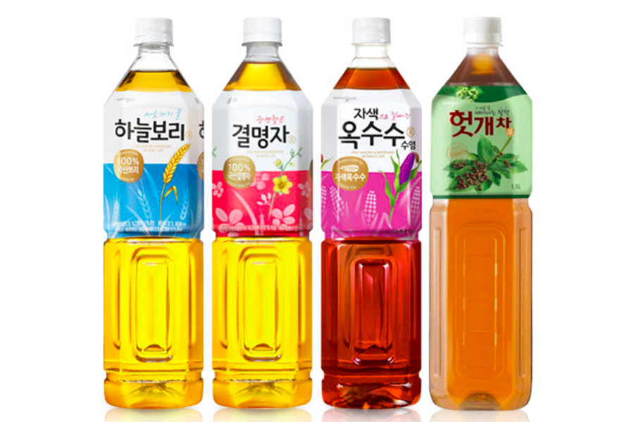 韩国便利商店售卖的多种茶类，包括马黛茶、牛蒡茶等天然无糖茶饮，受到健康饮品爱好者的欢迎。