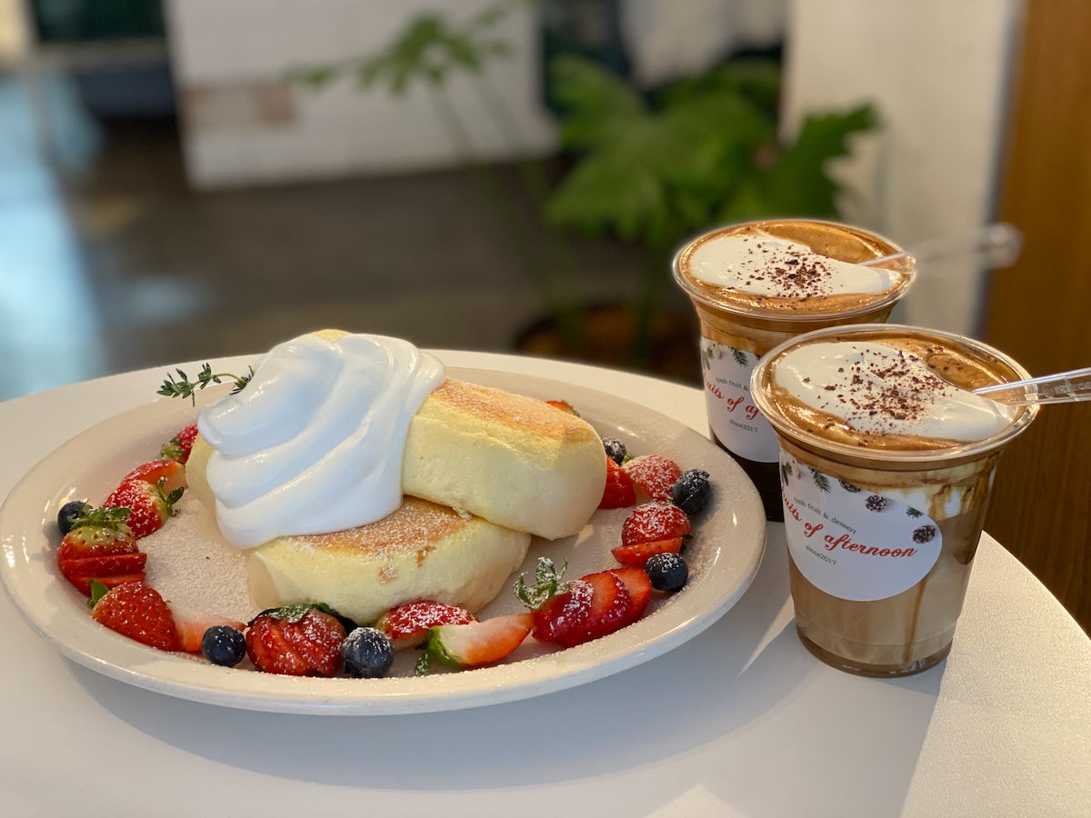 韓国、韓国旅行、韓国観光、ソウル、ソウル旅行、韓国カフェ、ソウルカフェ、ソウルカフェ巡り、コーヒーを焚く女、ティラミス、韓国デザート、デザートカフェ、韓国伝統、テラス、ソウル大、ソウル大入口駅、シャロスキル、温故知新、午後の果実、スフレパンケーキ