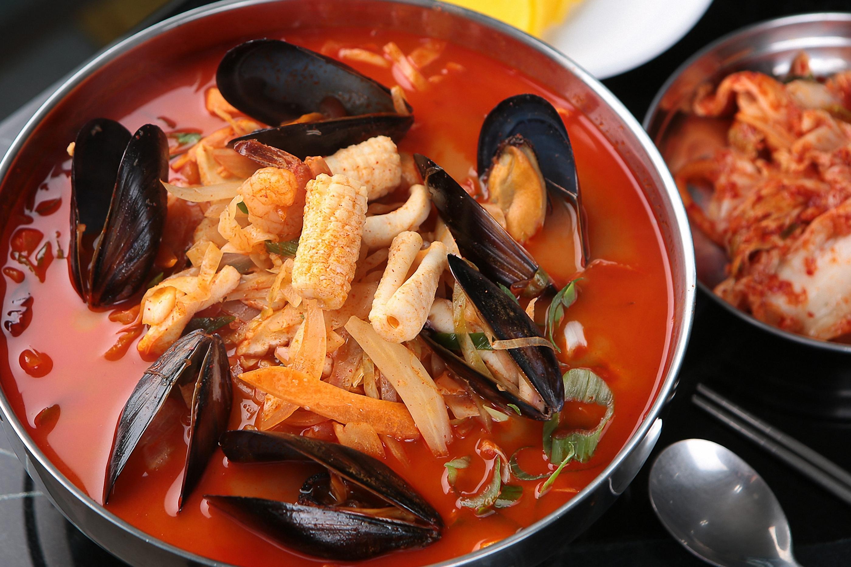 日韓、日韓比較、韓国食べ物、韓国料理、日本料理と韓国料理、トッポッキ、おでん、キンパ、ラーメン、ラミョン、日韓料理の比較、日本式韓国料理、韓国式日本料理