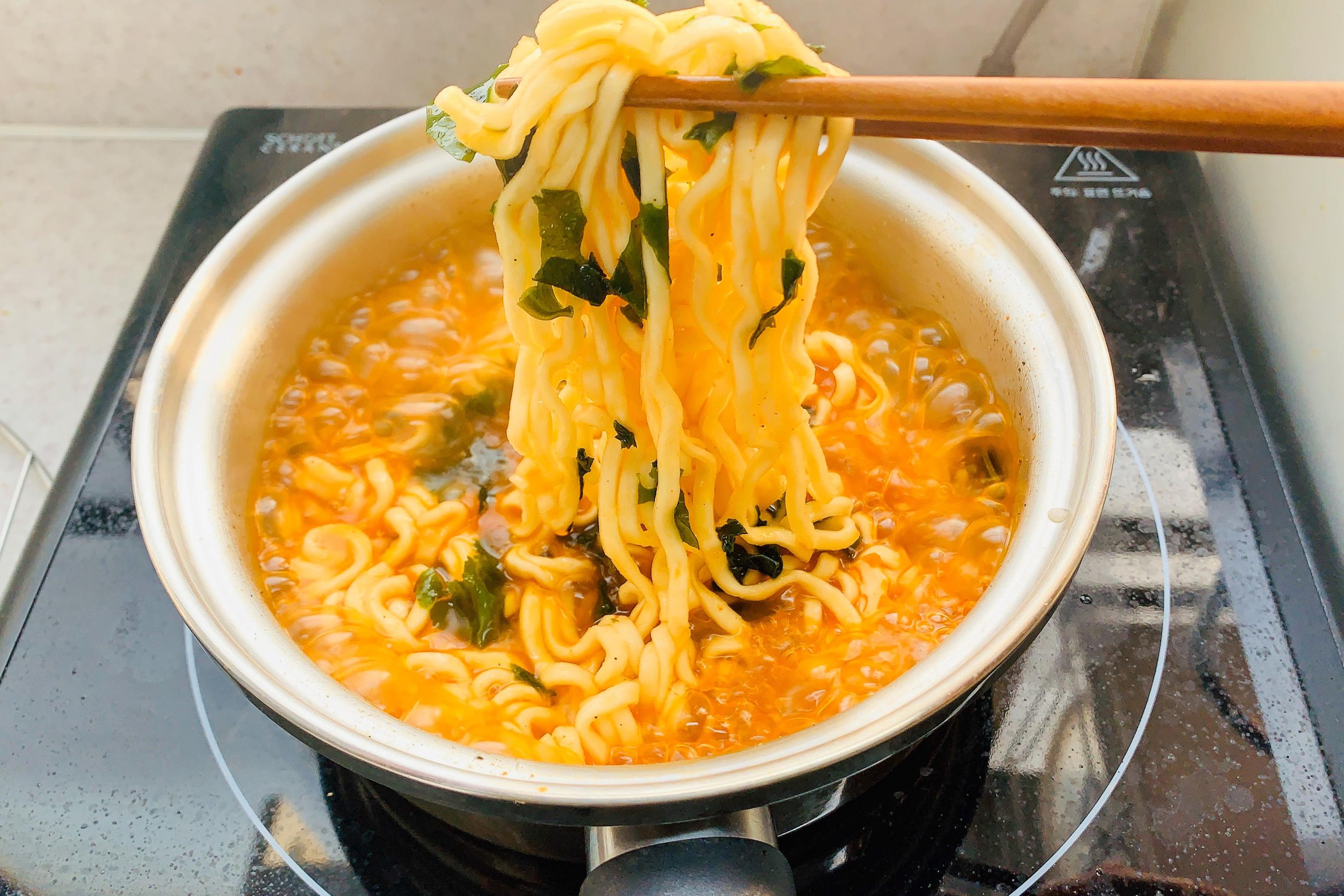 日韓、日韓比較、韓国食べ物、韓国料理、日本料理と韓国料理、トッポッキ、おでん、キンパ、ラーメン、ラミョン、日韓料理の比較、日本式韓国料理、韓国式日本料理