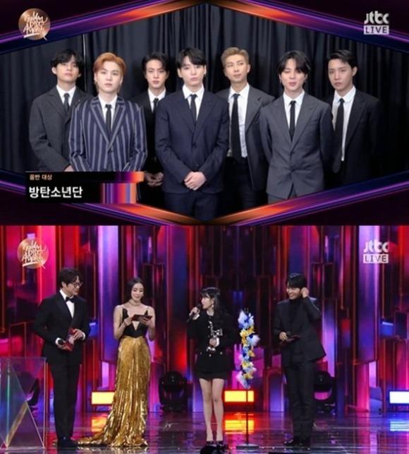 第36回ゴールデンディスクアワードで大賞を受賞したBTSとIUが舞台でそれぞれスピーチを行う様子。アルバム部門大賞と音源部門大賞を獲得した場面。