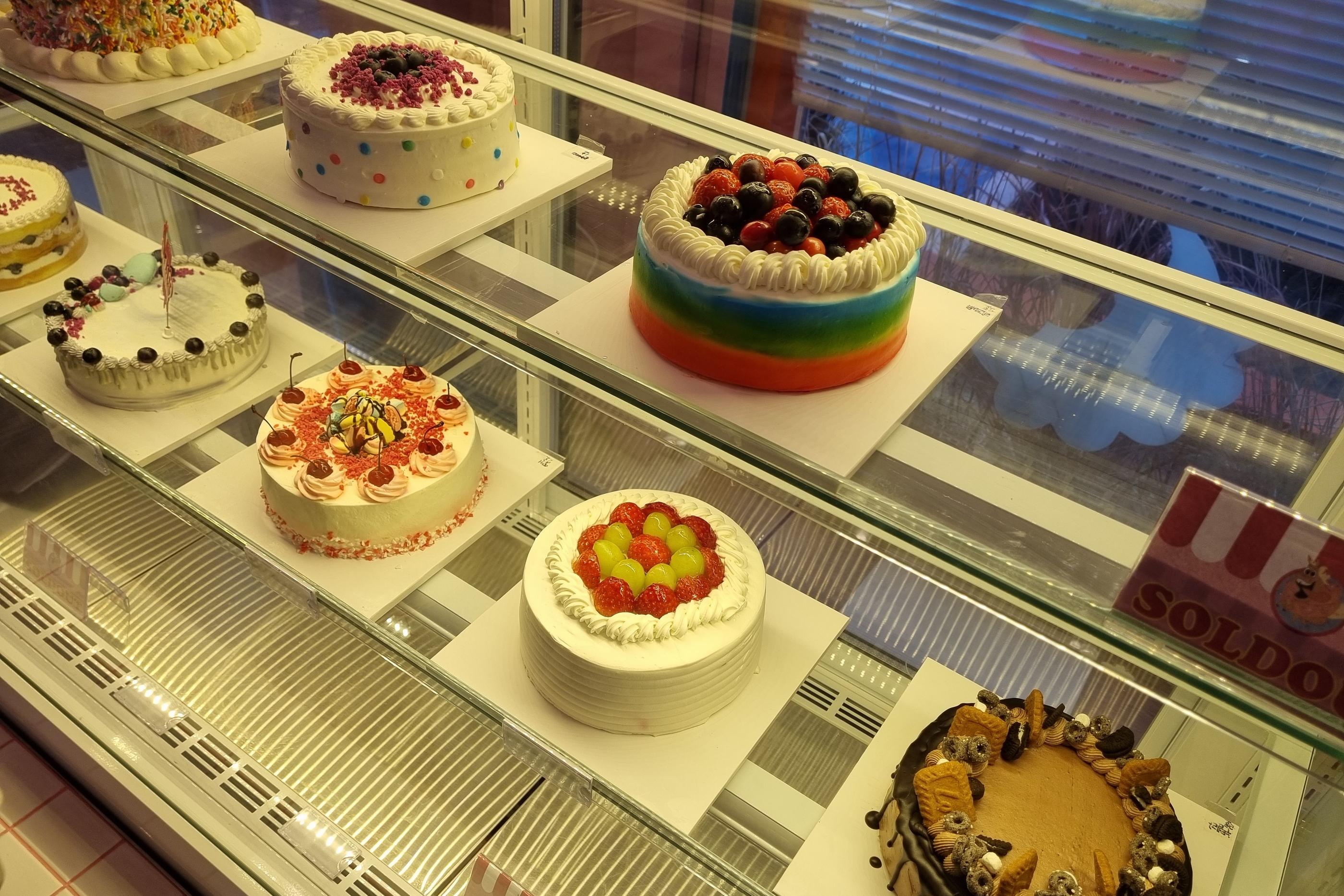 bánh kem ở MalDdong Donut: Quán bánh donut mới mở đang rất hot ở Paju