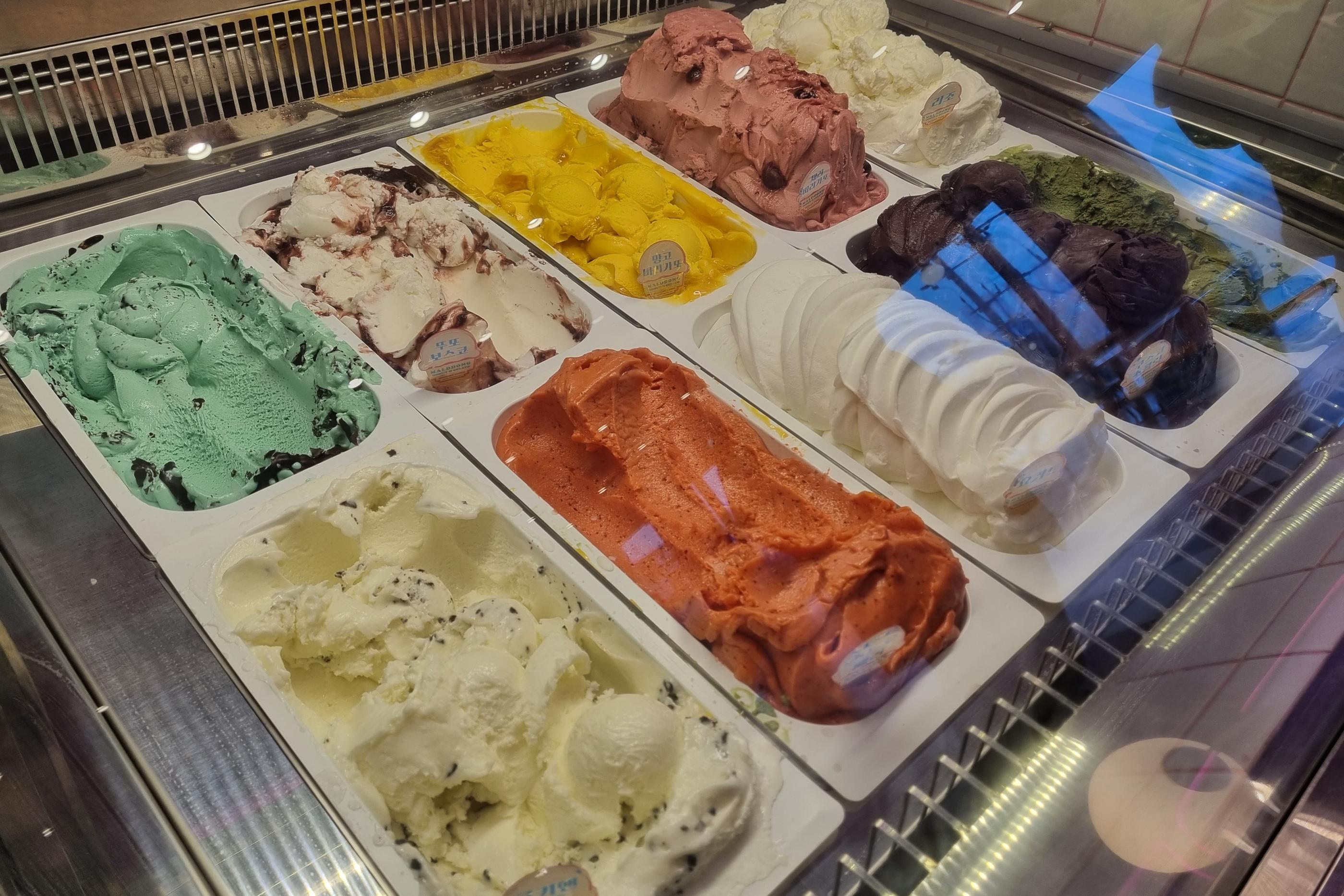 kem gelato bán ở MalDdong Donut: Quán bánh donut mới mở đang rất hot ở Paju