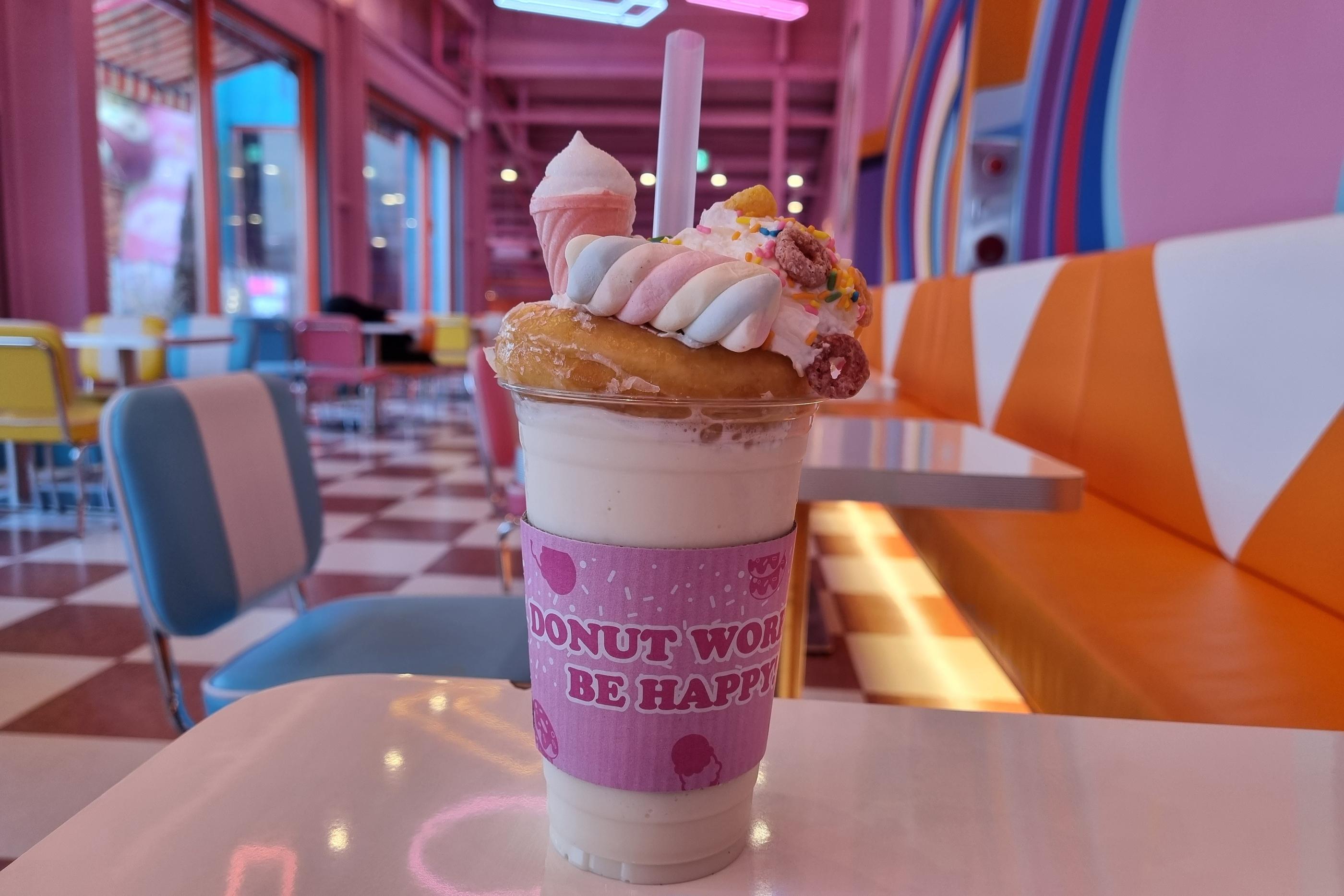 sữa lắc ở MalDdong Donut: Quán bánh donut mới mở đang rất hot ở Paju