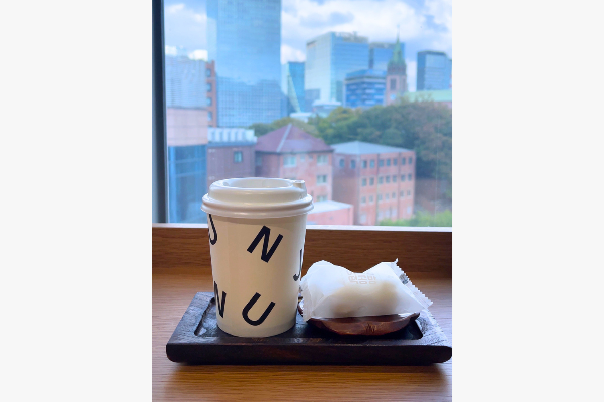 JUNO HAIR明洞街店窗景與店內環境
