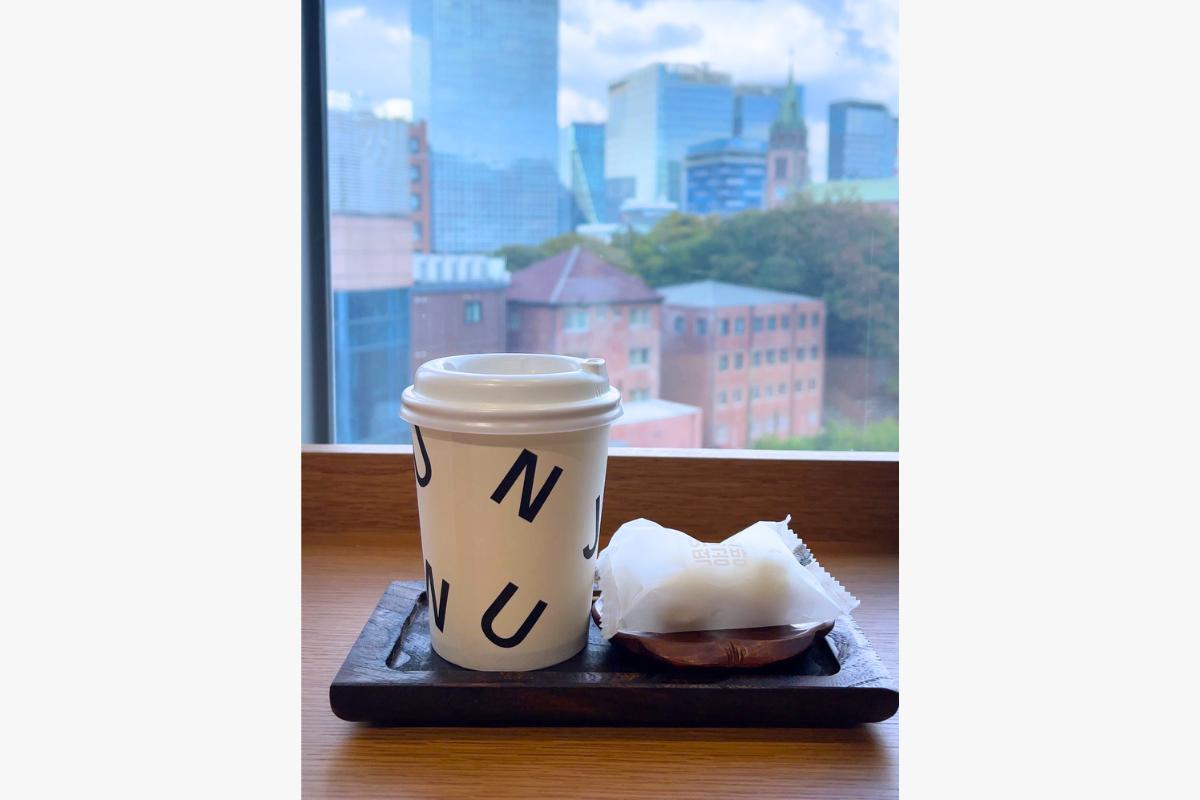 JUNO HAIR明洞街店窗景與店內環境