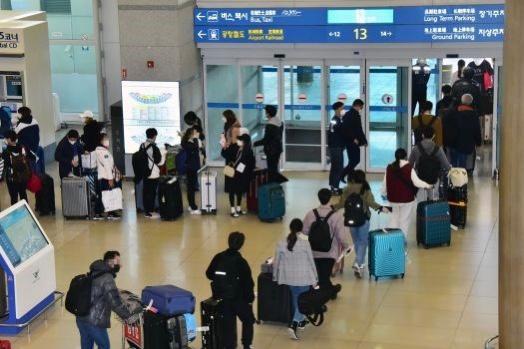 コロナ新規確診、3日連続4000人台…海外流入は再び歴代最多