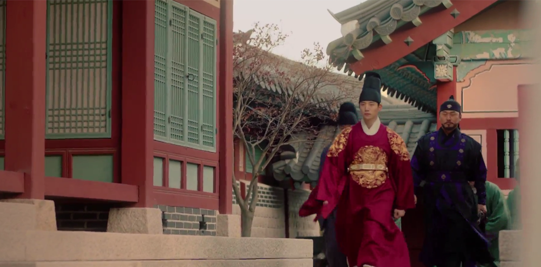 韓劇 旅遊 衣袖紅鑲邊