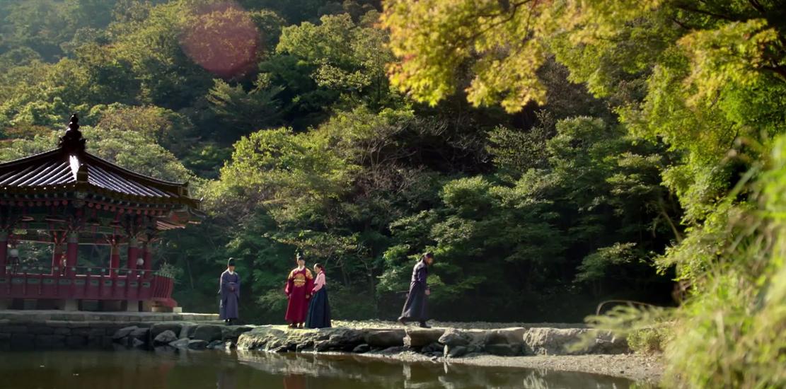 衣袖紅鑲邊 場景