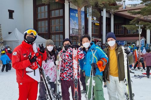 Koreans skiing at 2022 Winter Ski Korea Festival - Yongpyong Resort
