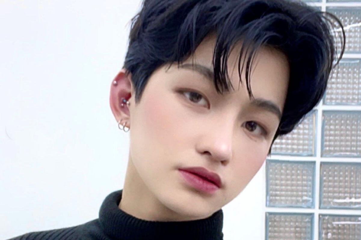 จีฮุน นักเต้นจาก Trainee A สวมแว่นตากันแดดแฟชั่นแบบคูลๆ