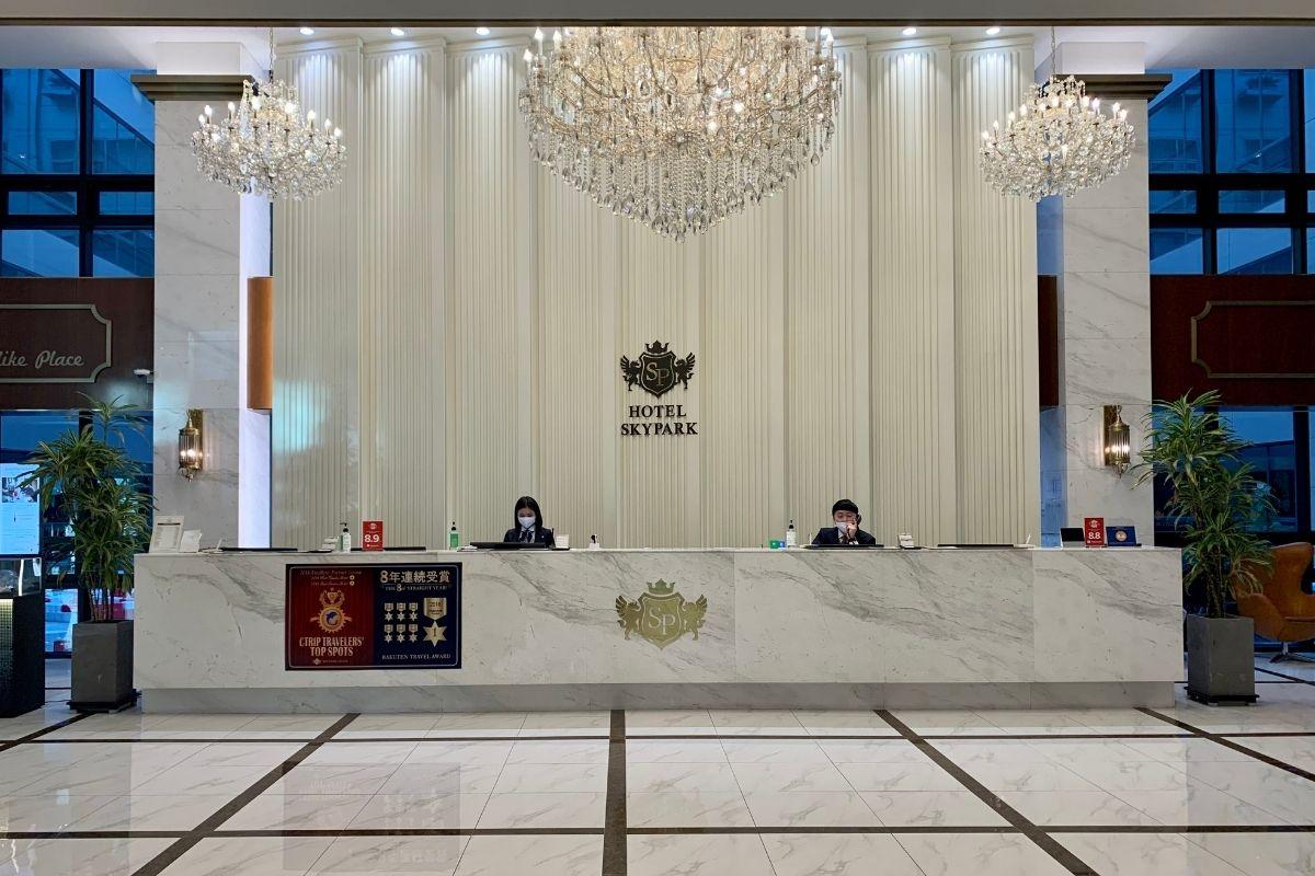 khu vực lễ tân của khách sạn Hotel Skypark Kingstown Dongdaemun