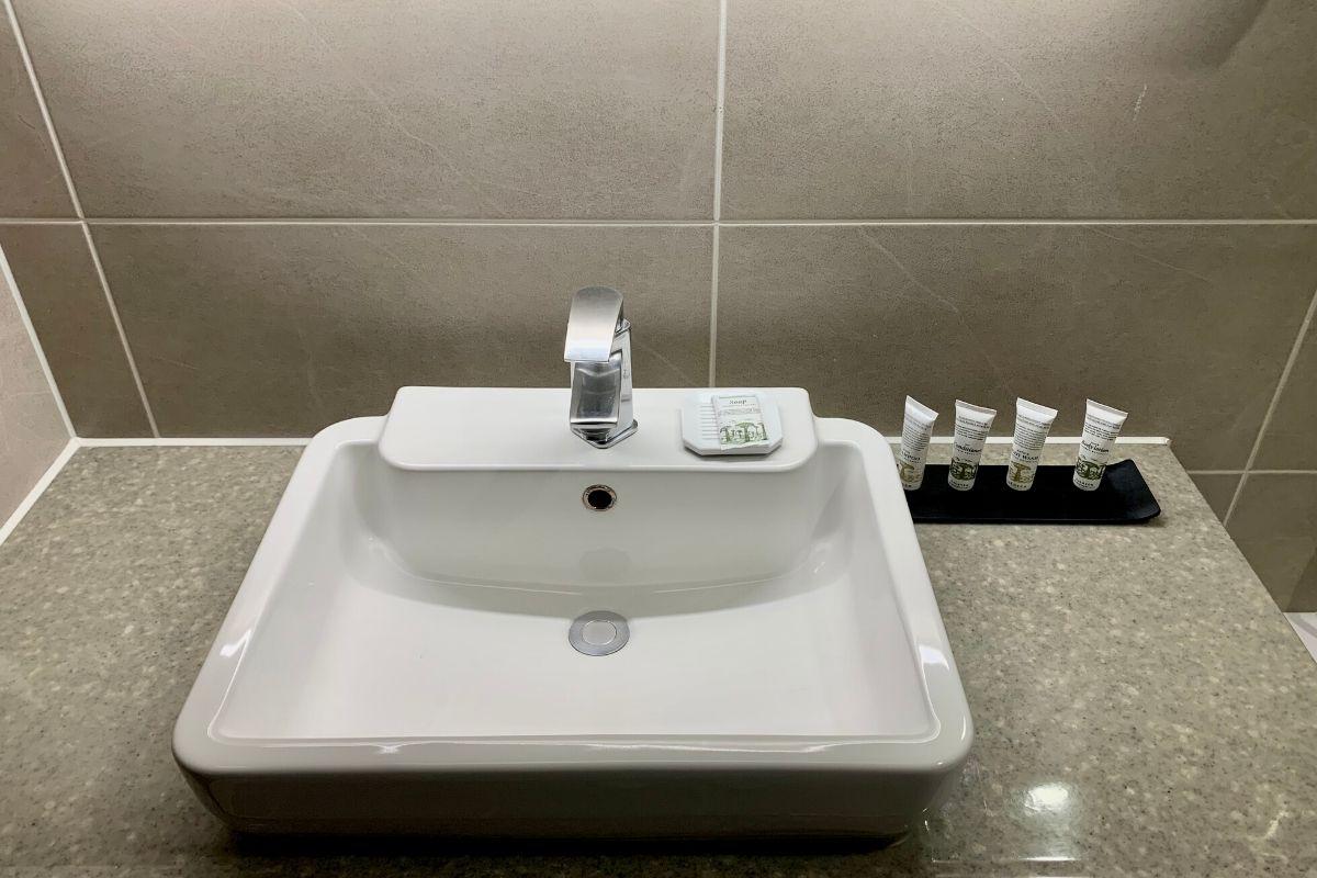 bồn rửa mặt khách sạn Hotel Skypark Kingstown Dongdaemun