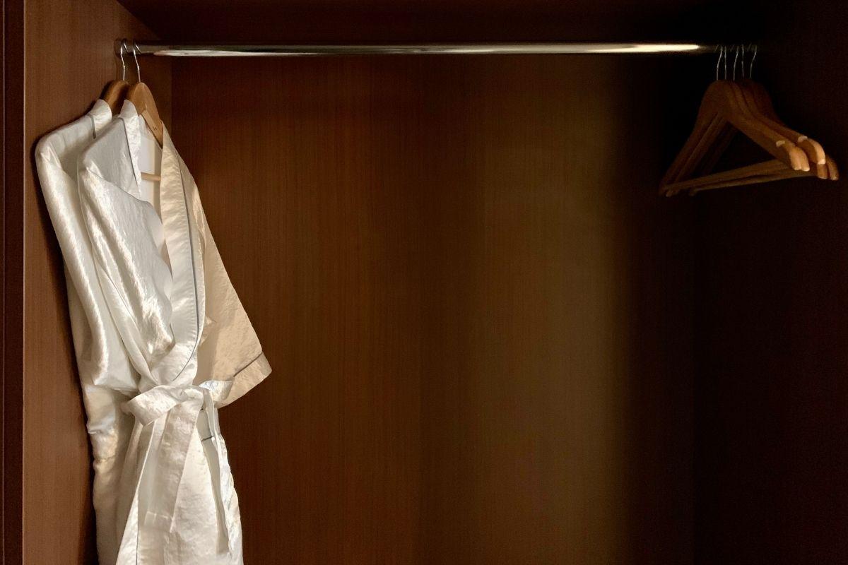 áo choàng tắm ở khách sạn Hotel Skypark Kingstown Dongdaemun