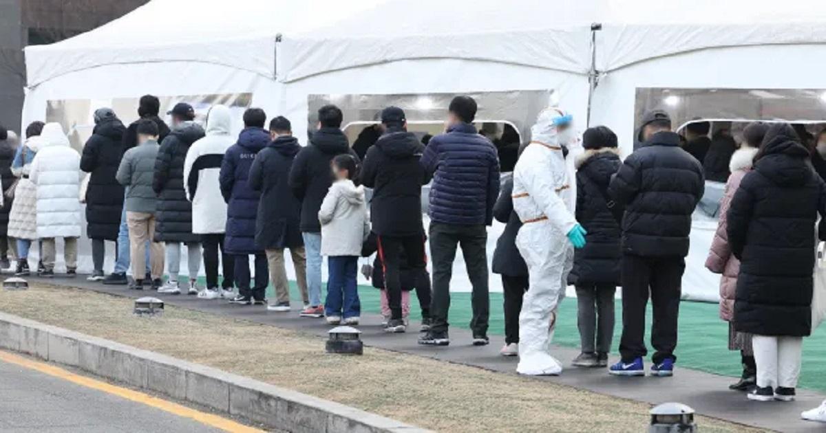 韓国コロナ新規感染者1万3,012人..過去最多記録