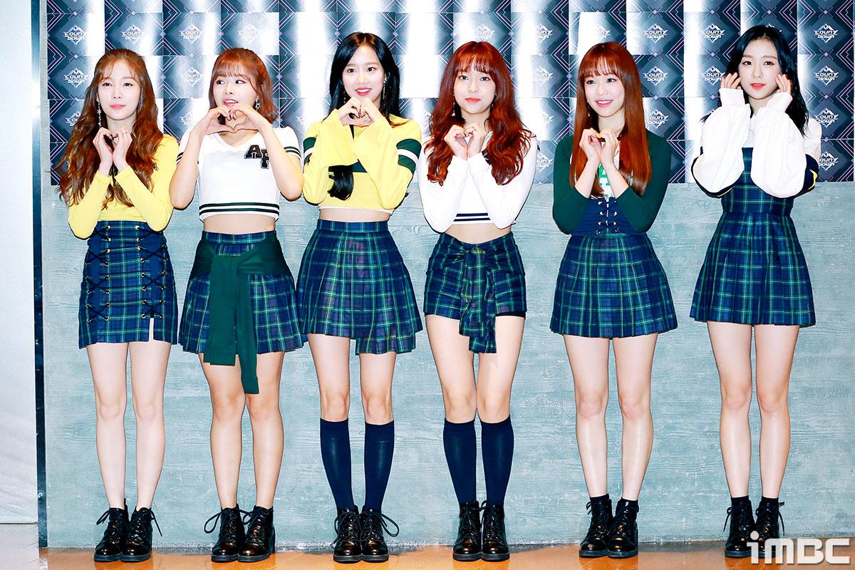 解散を発表した韓国のガールズグループAprilのメンバーたち。DSPメディアが所属する6人組グループ、公式声明を提供。