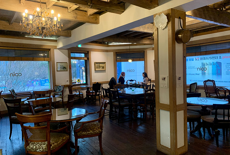 không gian bên trong Cafe Coin chi nhánh 2, Myeongdong