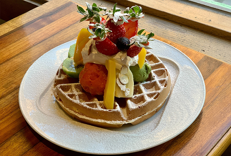 bánh waffle đặc biệt ở Cafe Coin chi nhánh 2, Myeongdong
