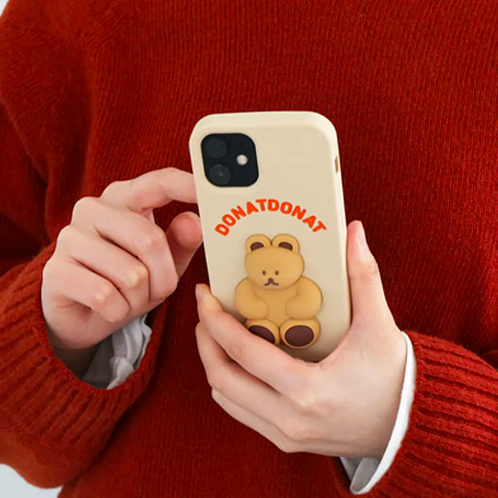 Funda de silicona con diseño de ositos blanditos, estilo acogedor y tierno.