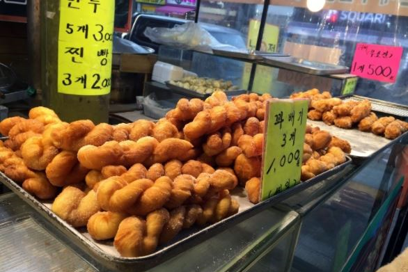韓国屋台おやつ、韓国屋台、韓国カフェ、韓国流行、韓国流行おやつ、韓国キルコリウムシク、台湾カステラ、韓国、香港ワッフル、バブルティー、黒糖タピオカ、ハチの巣アイスクリーム、杖アイスクリーム、韓国チュロス、パラサイト、韓国映画、クァベギ、韓国ドーナツ、韓国パン