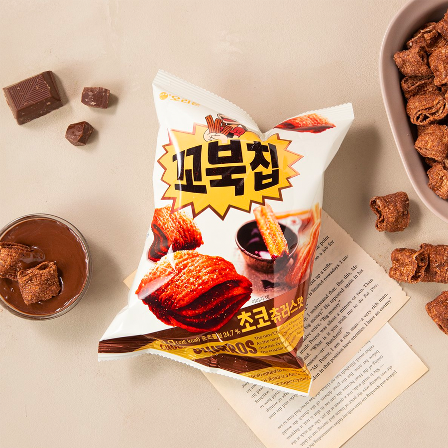 オリオンによるコブクチップ チョコチュロス味がテーブルに置かれている画像