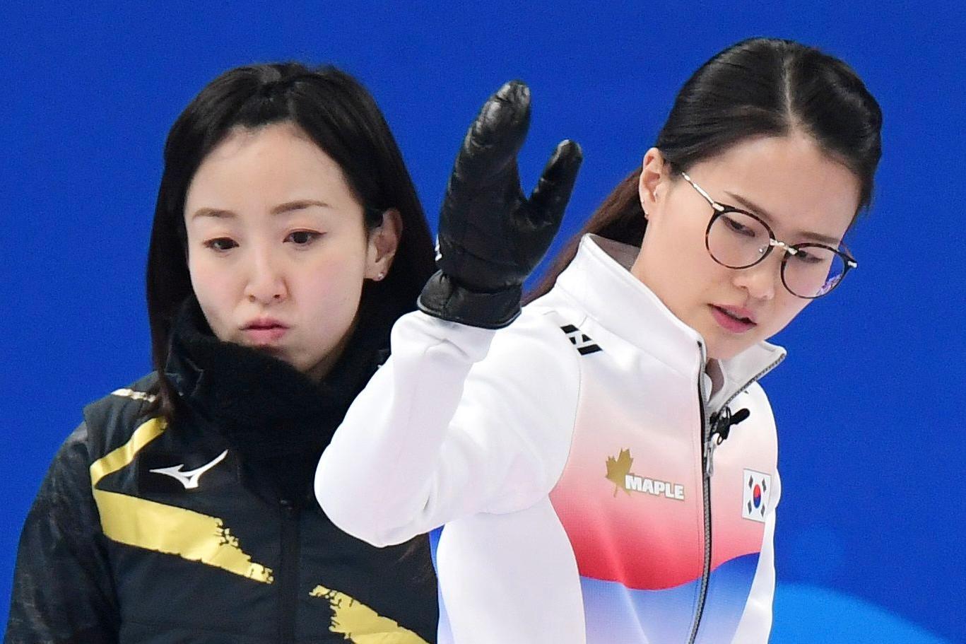 日本のカーリングファンの間で「メガネ先輩」キム·ウンジョン選手が人気に