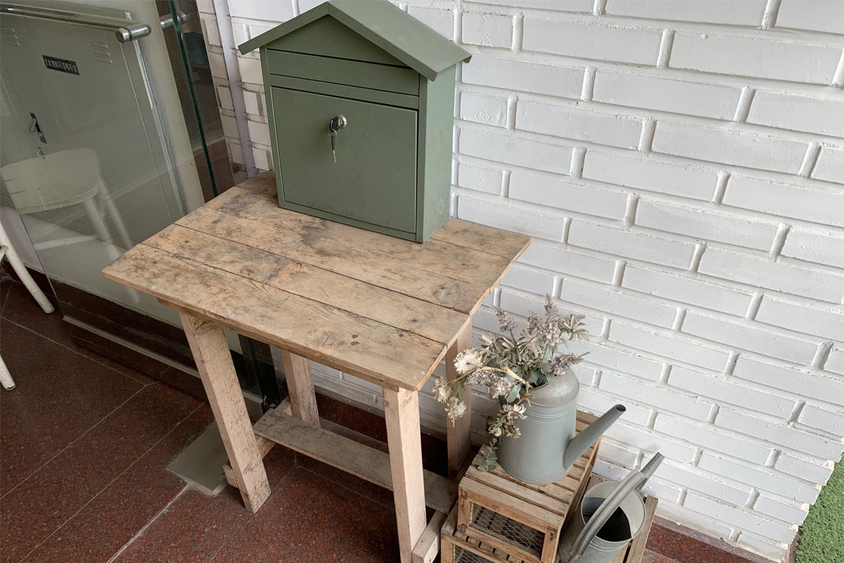 韓国、韓国カフェ、ソウル、ソウルカフェ、弘大、ホンデ、弘大カフェ、ホンデカフェ、メレンゲケーキ、パブロバ、オーストラリアデザート、キューブラテ、カフェトラビ、cafe Tora-b、デザートカフェ、韓国デザート、韓国旅行、韓国観光、ソウル旅行、ソウル観光