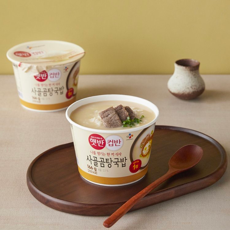 CJ корейский суп с рисом в контейнере для легкого приготовления.