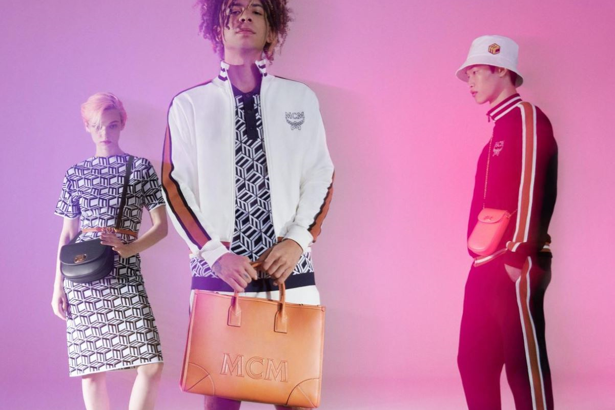 MCMの現代風なファッションを取り入れた撮影シーン。