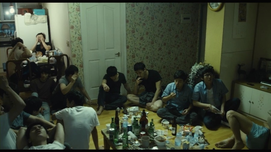 密陽女中學生集體性暴力事件的韓國電影《青春勿語》，改編真實事件，反映社會制度的缺陷。