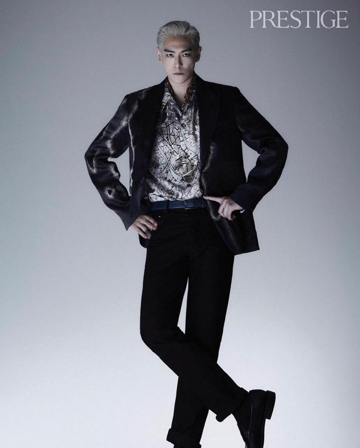 T.O.PがPrestige香港で注目のポーズを見せる全身ショット